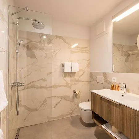 Maseven Messe Trudering Aparthotel 4*
