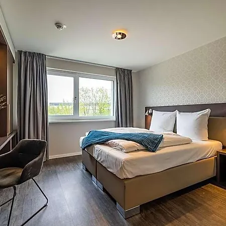 Maseven Messe Trudering Aparthotel 4*